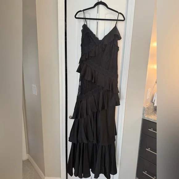 Anthro BHLDN Elora
Sleeveless V-
Neck Ruffle Lace
Maxi Dress US size 14 - Picture 2 of 8